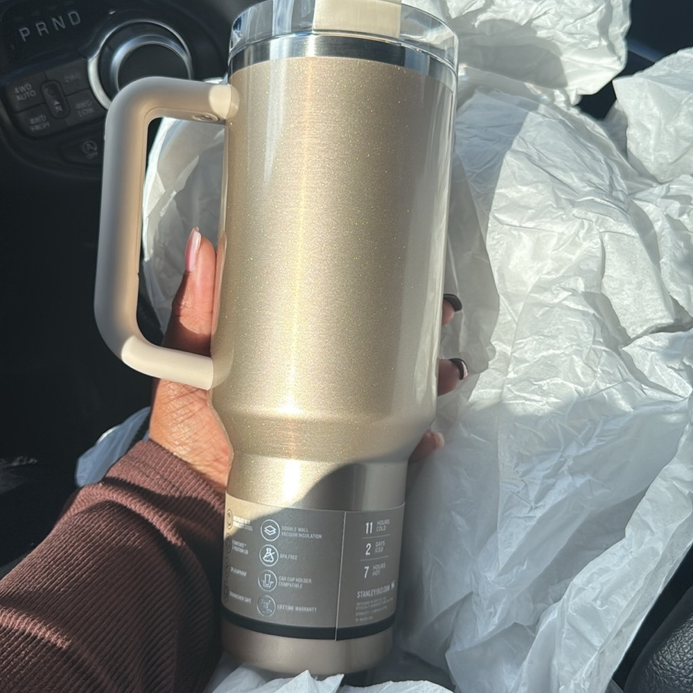 Stanley Gold Elf 40oz Quencher Tumbler new - Picture 3 of 3